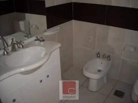 Departamento en Alquiler con 1 cocheras