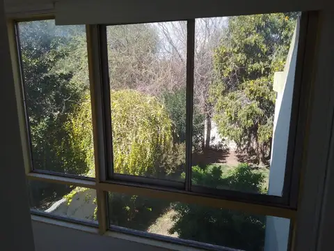 Oficina 6 ambientes con 2 baños