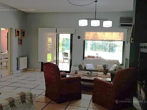 Casa en Venta con 6 cocheras
