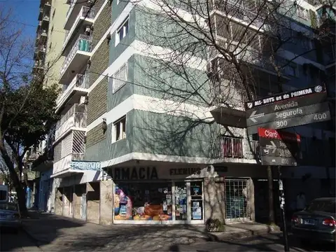 Dr S Segurola 200, Piso 3
