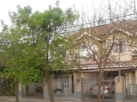 TRIPLEX con cochera en ALQUILER en Conesa al 2200, Muniz