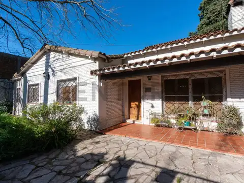 CASA EN VENTA EN VILLA ELISA 5 DORMITORIOS CON AMPLIO LOTE EN ESQUINA