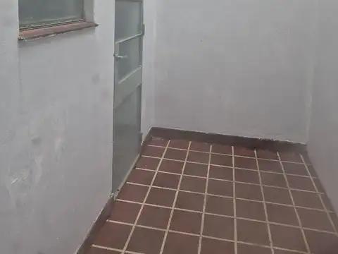 Casa 2 ambientes con 1 baño