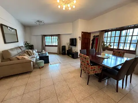 DUPLEX 4 AMBIENTES EN VENTA VILLA LUGANO CON PATIO