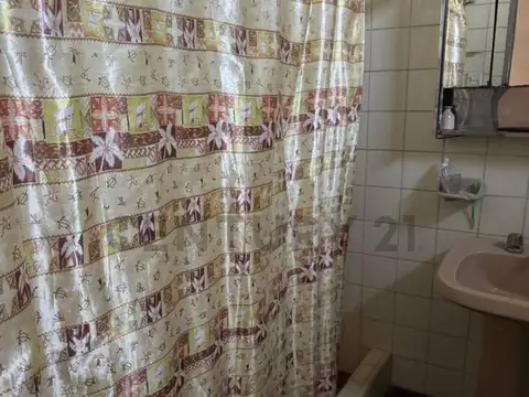 CASA EN VENTA EN VILLA ELVIRA DOS DORMITORIOS
