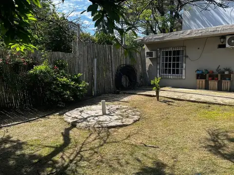 Casa en venta - 5 Dormitorios 3 Baños - Gonzalez Catan