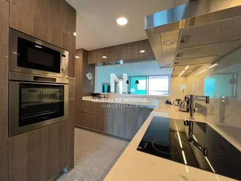 Se Alquila apartamento de 2 Dormitorios en Mansa- Punta del Este