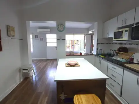 Casa 3 ambientes con 2 baños