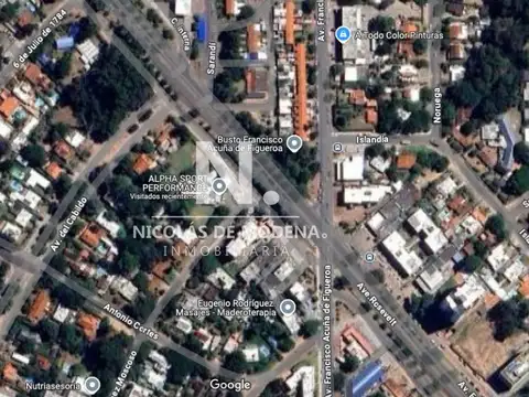 Vende terreno para desarrollar edificio, Punta del Este