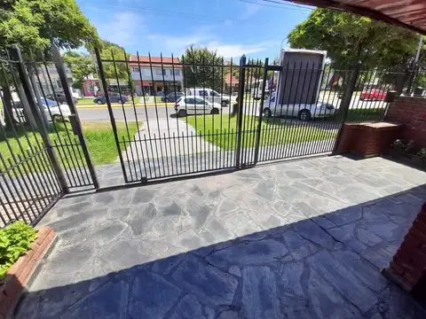 Depto Tipo Casa en Venta en Constitucion, USD 130.000