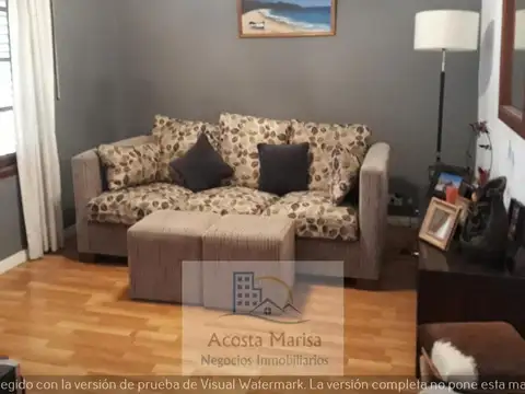 Casa 4 ambientes con 2 baños