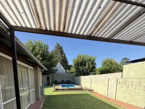 Casa 3 ambientes con 2 baños