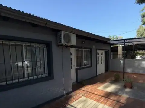 Casa en alquiler permanente Matheu 1600 Funes
