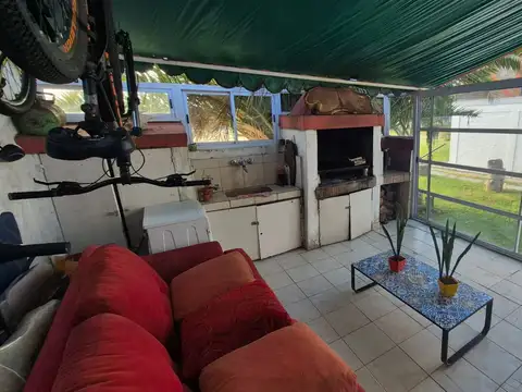 Casa 2 ambientes con 1 baño