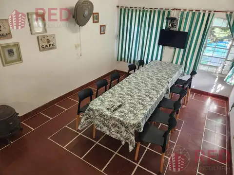 Casa 6 ambientes con 2 baños