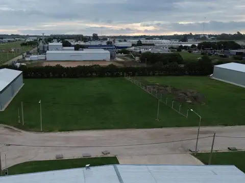 Se vende lote Uso Industrial en VT
