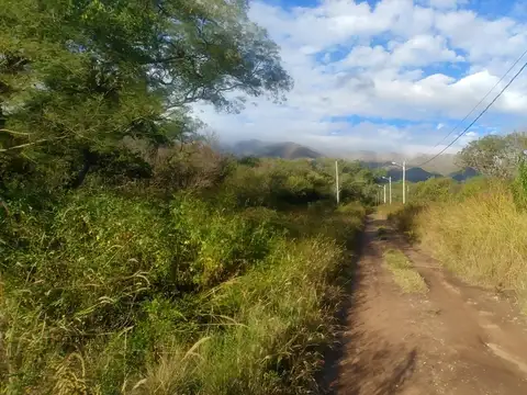 Lote para vivienda a 1 cuadra Av. Fermín Romero 880 m2 