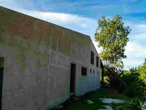 Casa 6 ambientes con 2 baños