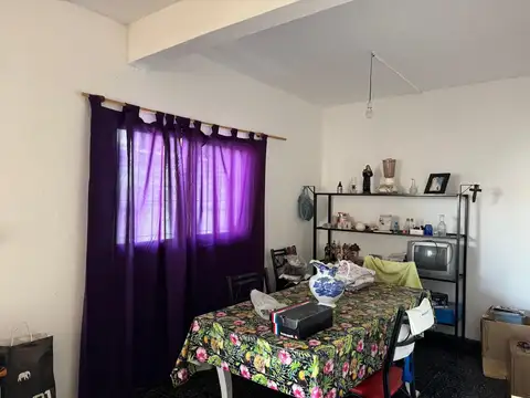 Casa 6 ambientes con 2 baños