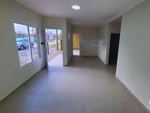 Casa 3 ambientes con 1 baño