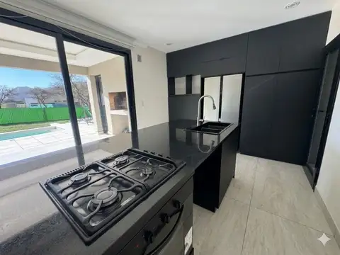 Casa en Venta al Oeste
