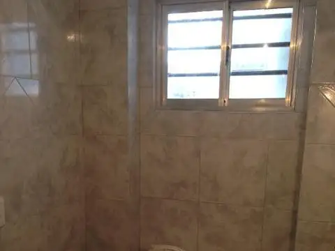 Casa en Alquiler con 1 cochera
