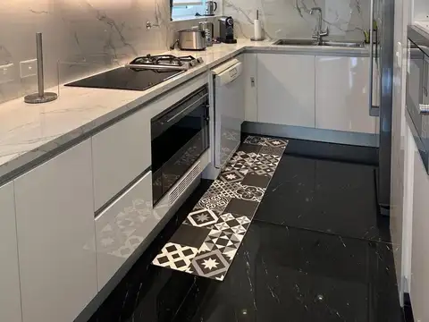 Departamento en Alquiler con 3 cocheras