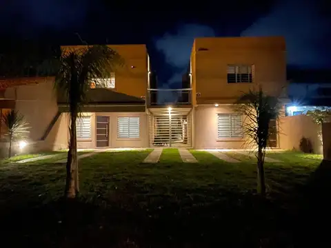 Casa 11 ambientes con 6 baños