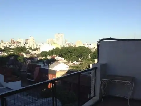 LUMINOSO AMBIENTE CON BALCÓN TERRAZA EN EXCELENTE UBICACION