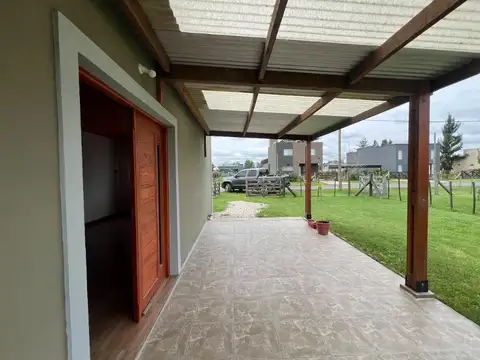 Casa 4 ambientes con 1 baño