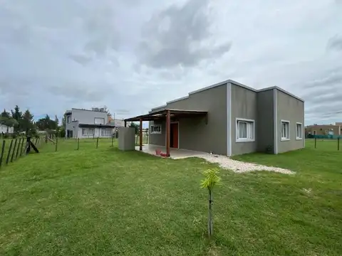 Almirante Brown al 700