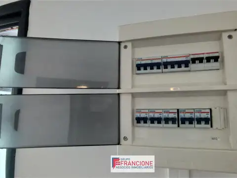 Oficina a la venta, 2 cocheras, Microcentro.