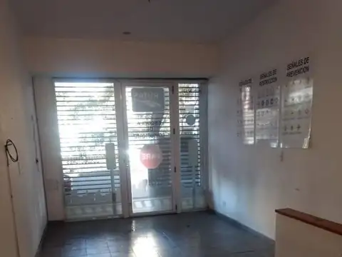 White 100 Villa Luro Local U$73.000 