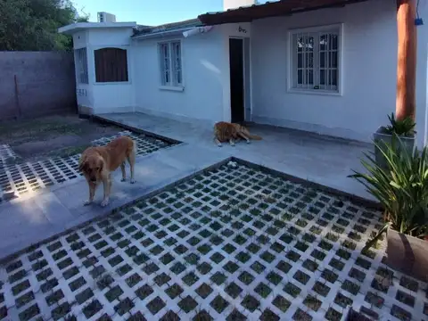 Casa 6 ambientes con 2 baños