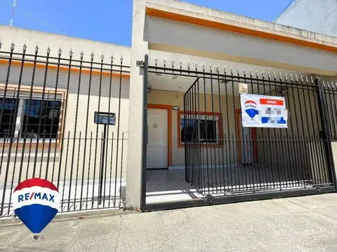 CASA 3 AMBIENTES COCHERA JARDIN SAN JUSTO