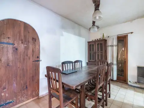 CASA EN VENTA 5 AMBIENTES EN SAENZ PEÑA. LOTE PROPIO!