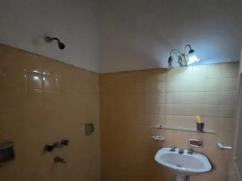 SANTIAGO DE CHILE 2800 - GRAN CASA A REFACCIONAR