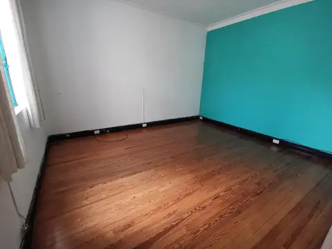 Depto Tipo Casa en Venta en Flores, USD 65.000