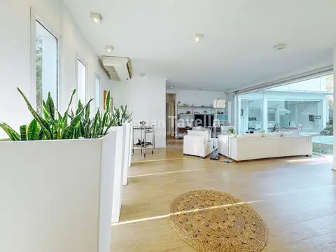 Casa en Venta en Barrio Parque Leloir, USD 525.000