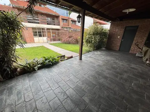 Casa en Venta con 4 cocheras