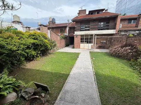 Venta Casa - 6 amb - Olivos - Quincho/parrilla-altillo-cava