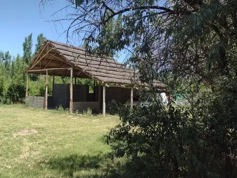 Venta terreno y quincho en san rafael mendoza