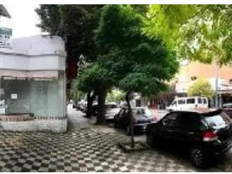 local centro 138m2 total 65m2. en planta s calle Catamarca