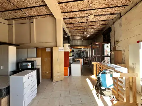LOCAL COMERCIAL CON GALPÓN EN VENTA GÉNOVA Y TRAVESIA
