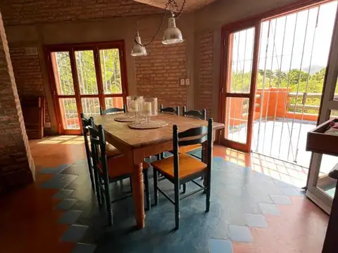 Casa en Alquiler Temporal con 2 cocheras