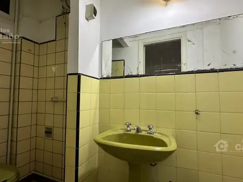 Oficina Solo Profesional Sobre Av. Maipú