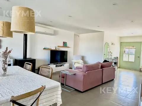 Casa 5 ambientes con 3 baños