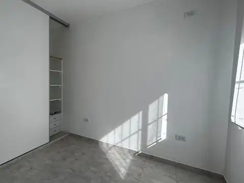 Casa en Alquiler con 1 cochera