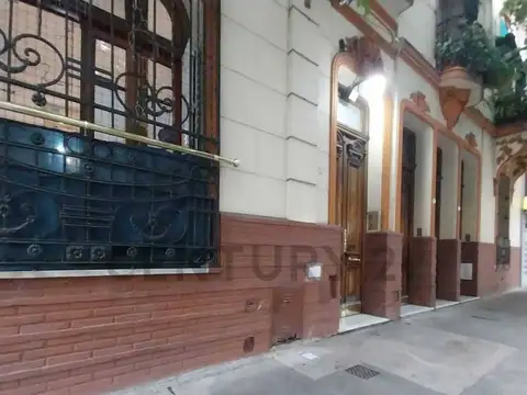 VENTA PH CABALLITO 4 AMBIENTES RECICLADO A NUEVO