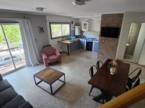 Depto Tipo Casa en Alquiler de 3 ambientes